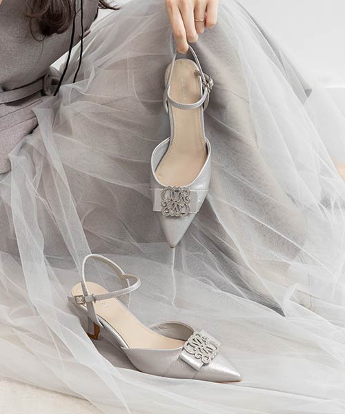 【SALE】ビジューモノグラムパーツストラップパンプス