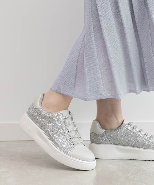 新色/ビジューパーツグリッタースニーカー