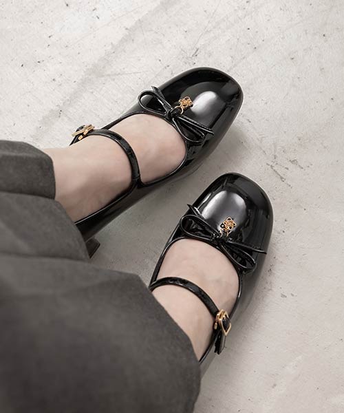 モノグラムパーツメリージェーンパンプス