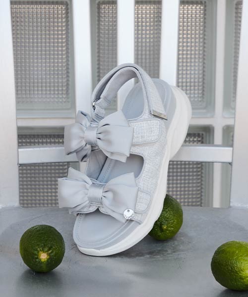 サテンリボンスポーツサンダル